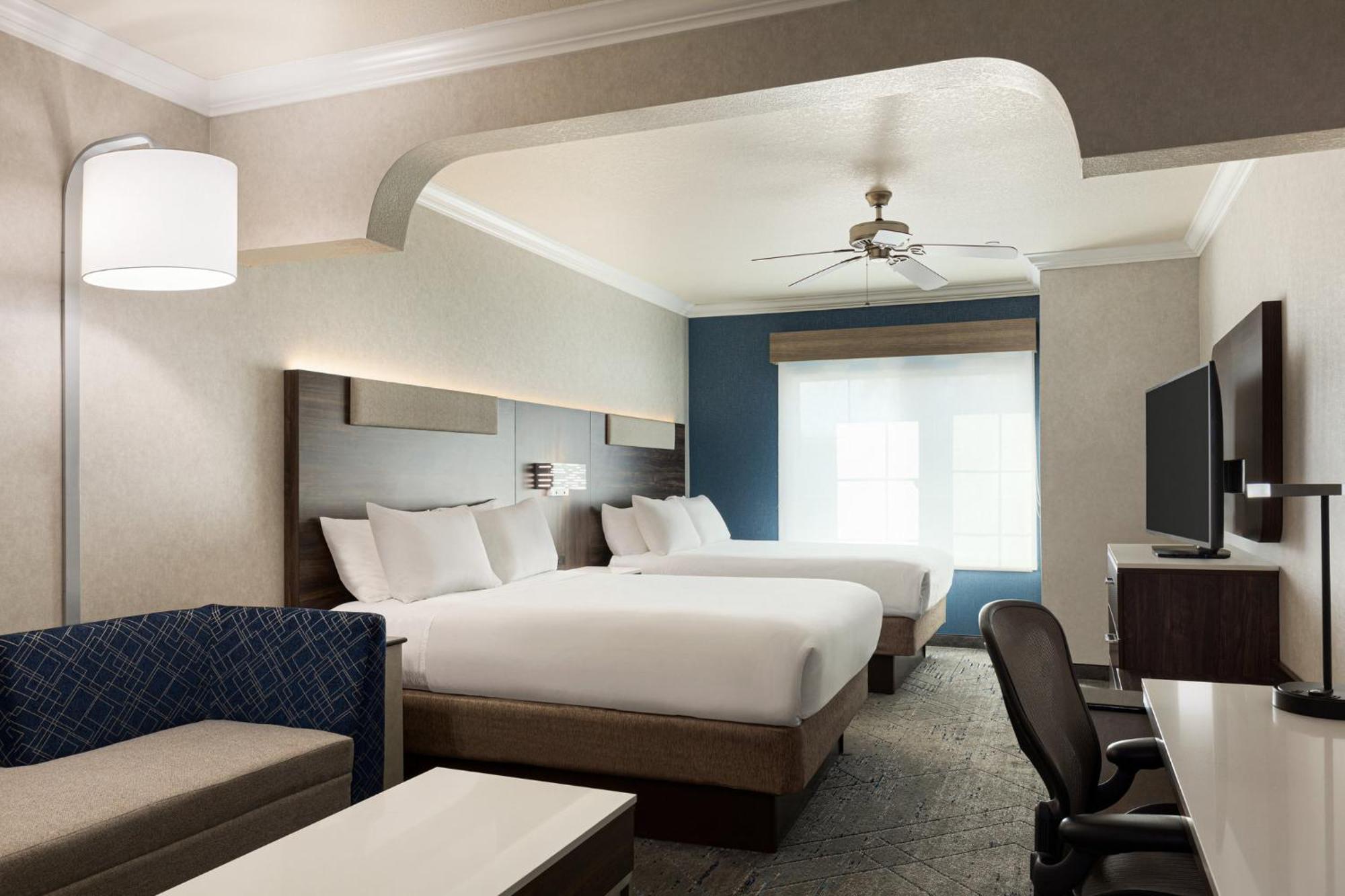Holiday Inn Express & Suites Bakersfield Central By Ihg Exterior photo